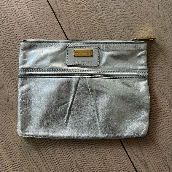MARC JACOBS Metallic Pouch - Picture 1 of 6